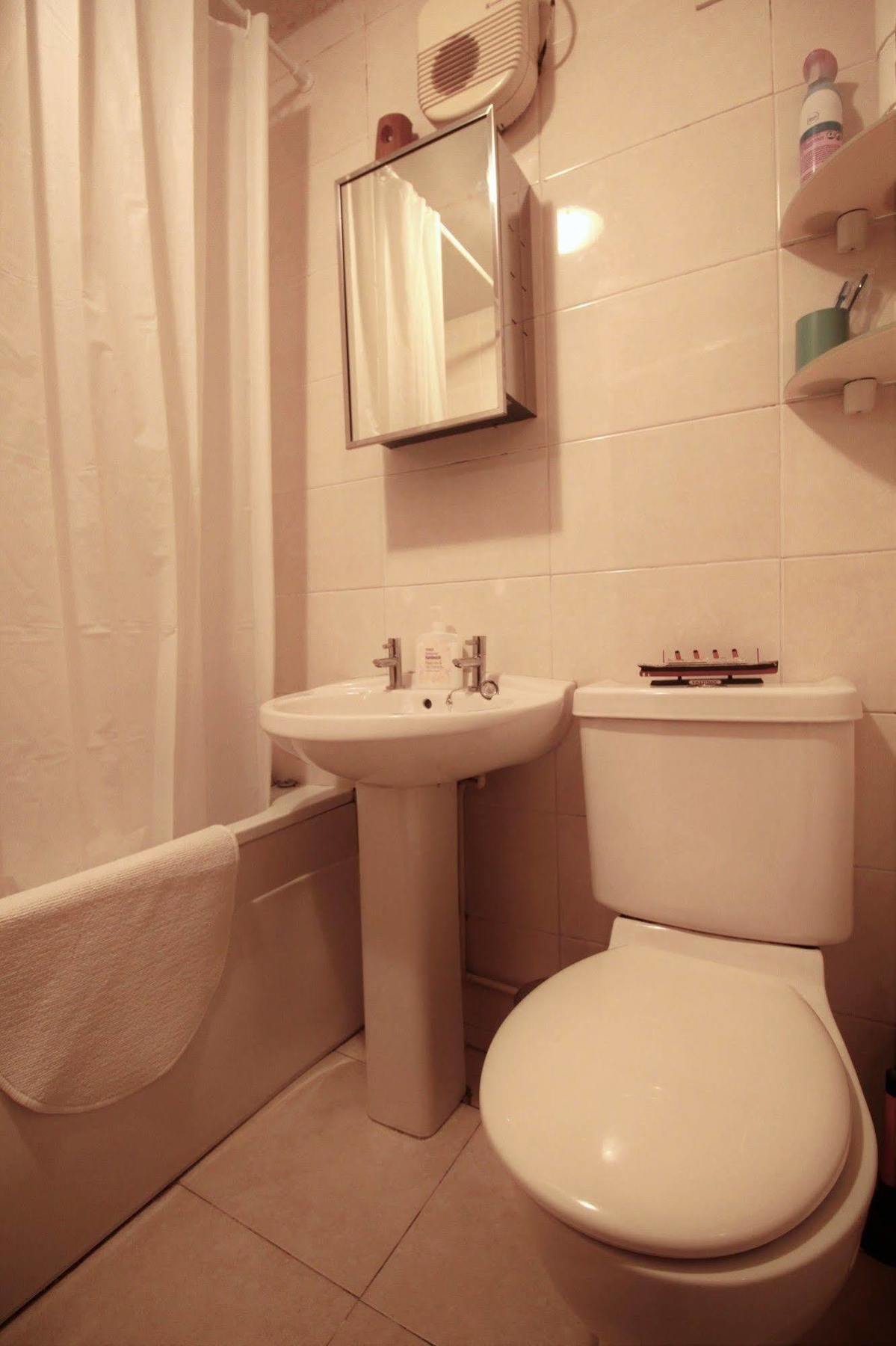 Perfect Central City Location - Parking - 3 Beds - 2 Bedrooms Belfast Buitenkant foto