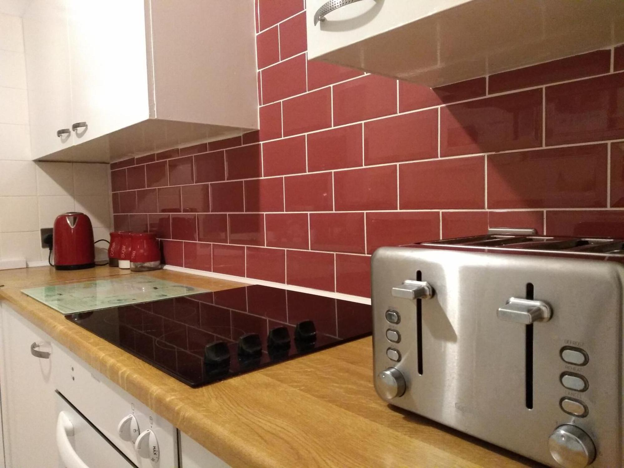 Perfect Central City Location - Parking - 3 Beds - 2 Bedrooms Belfast Buitenkant foto
